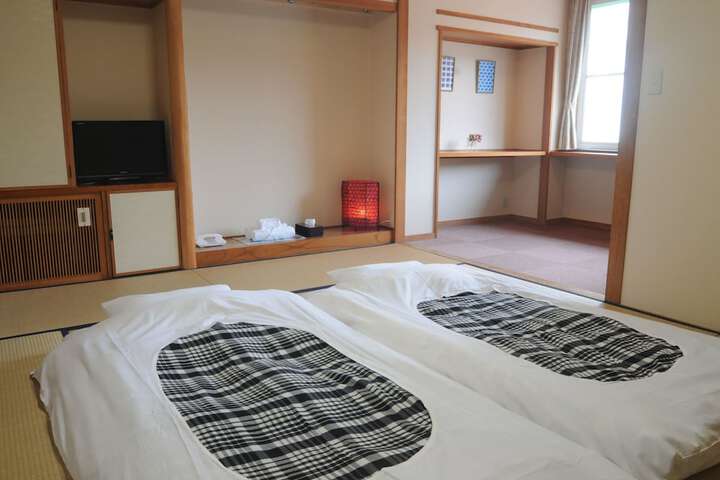Room 17 of 34