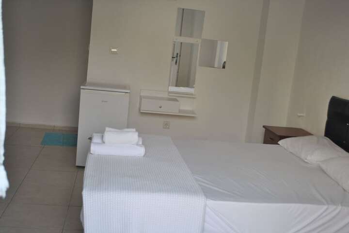 Room 2 of 36
