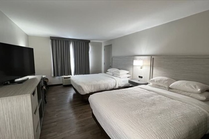 Queen Bed Accessible (6 of 22)