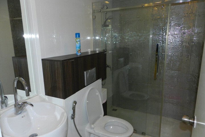 Room 163 of 259