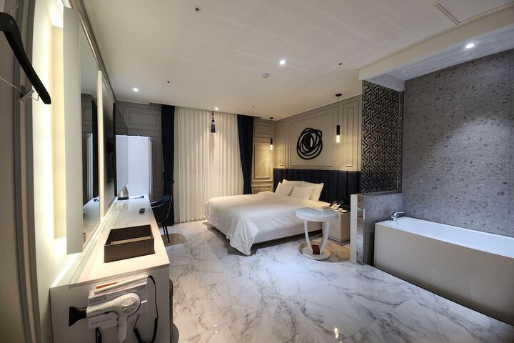 Room 13 of 13