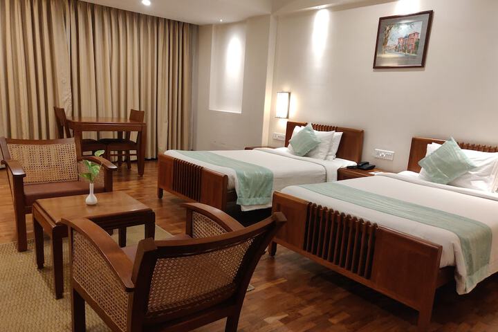 Room 8 of 33