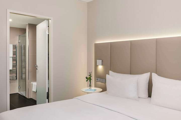 Room 17 of 41