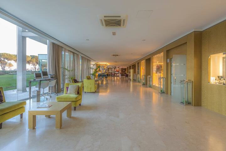 Hotel Interior 5 of 119