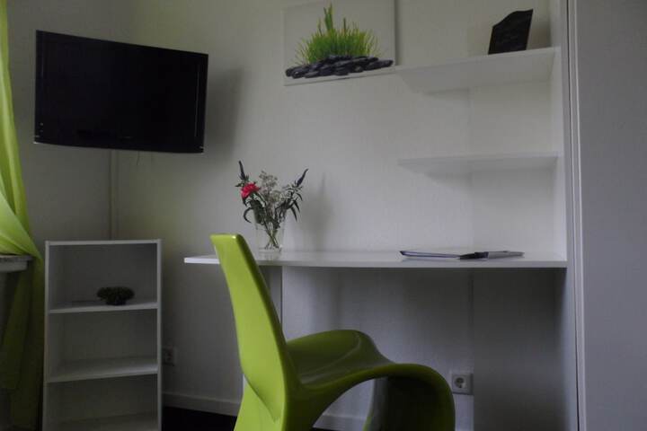 Room 12 of 34
