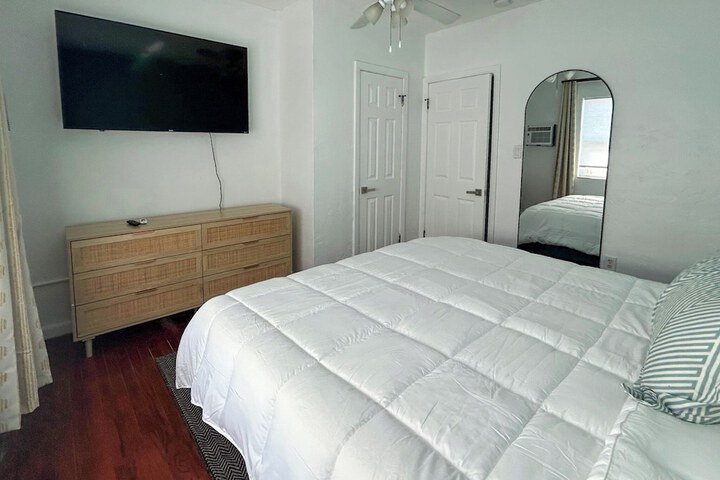 Room 51 of 86