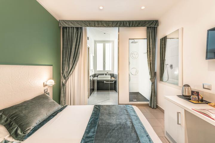 Room 10 of 53