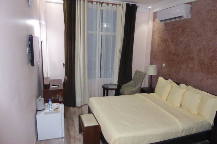 Room 4 of 45