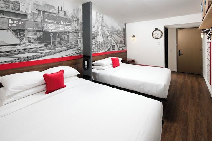 Queen Bed with Sofa (5 of 10)