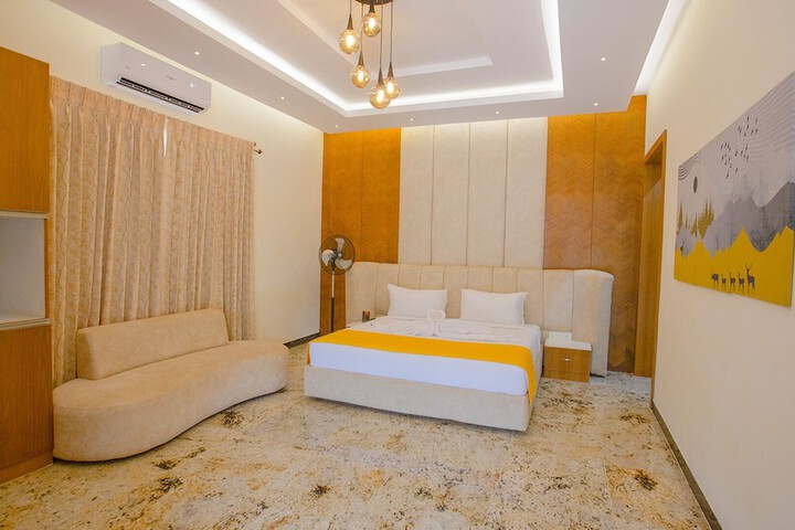 Room 16 of 35