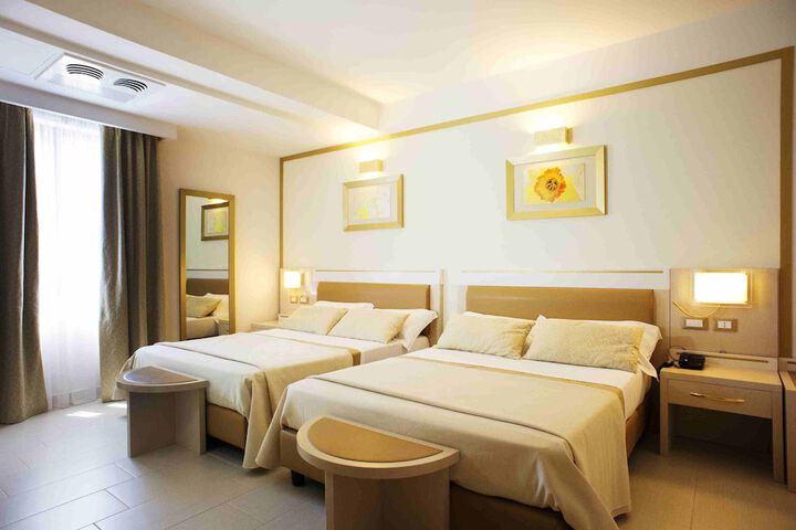 Room 7 of 49