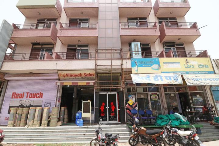 OYO 12775 Bharat Plaza