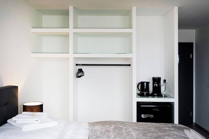 Room 54 of 179