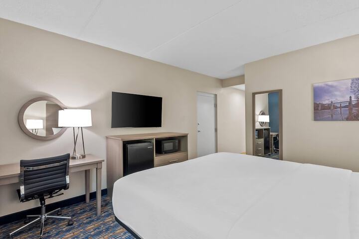 Room 32 of 50