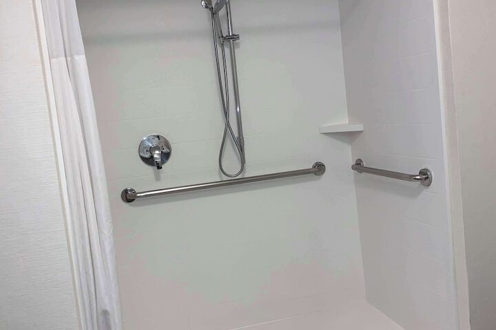 Room 33 of 65