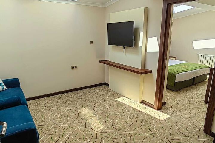 Room 5 of 23