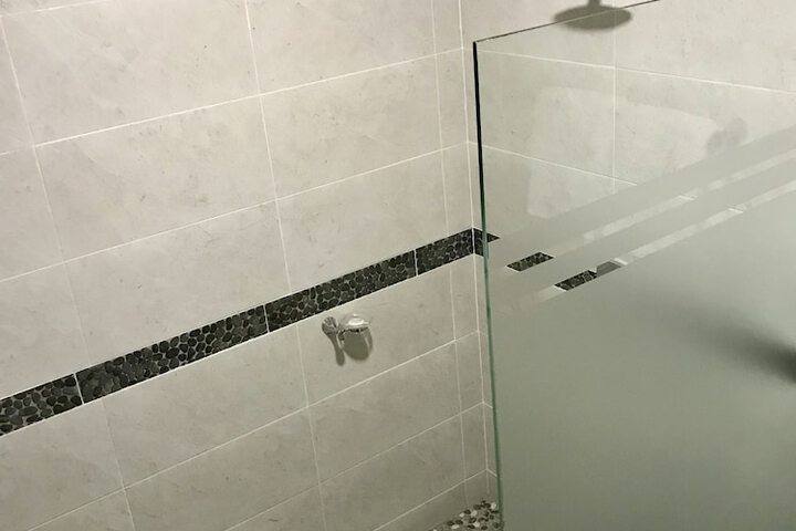 Room 102 of 115