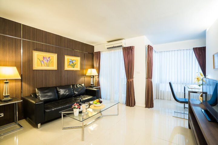 Room 36 of 80