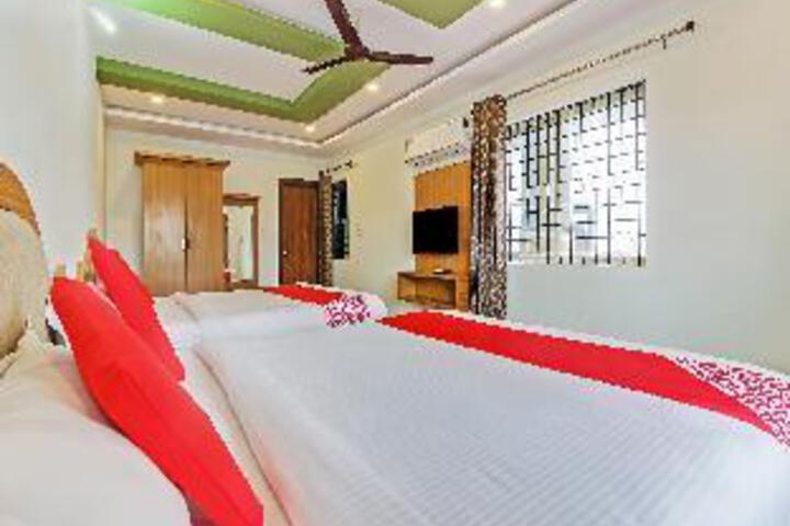 Room 2 of 22