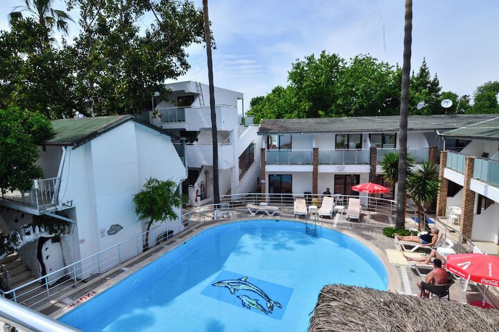 Pool 25 of 50