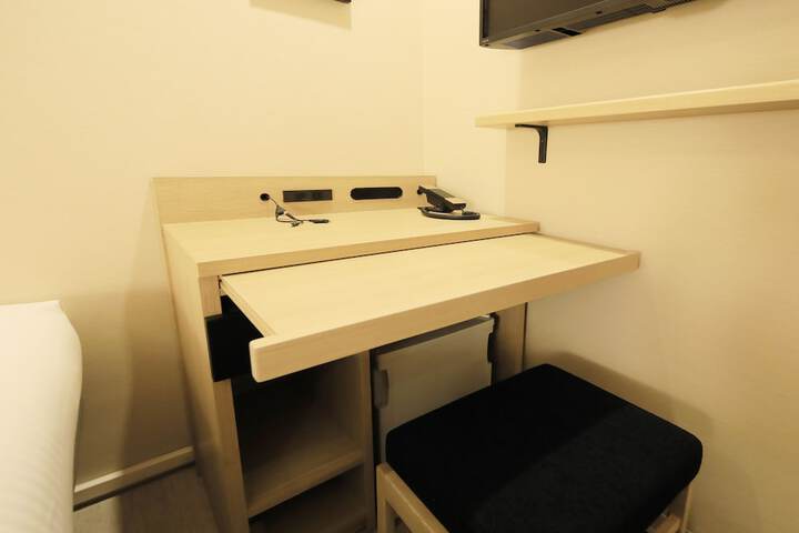 Room 18 of 82