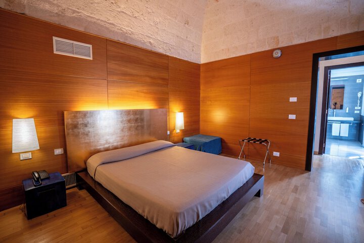 Room 15 of 62