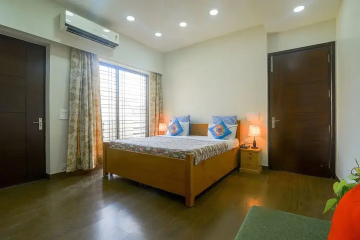 Room 2 of 20