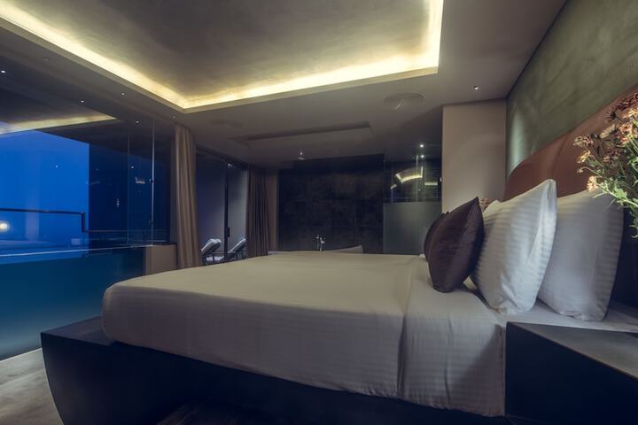 Room 15 of 59