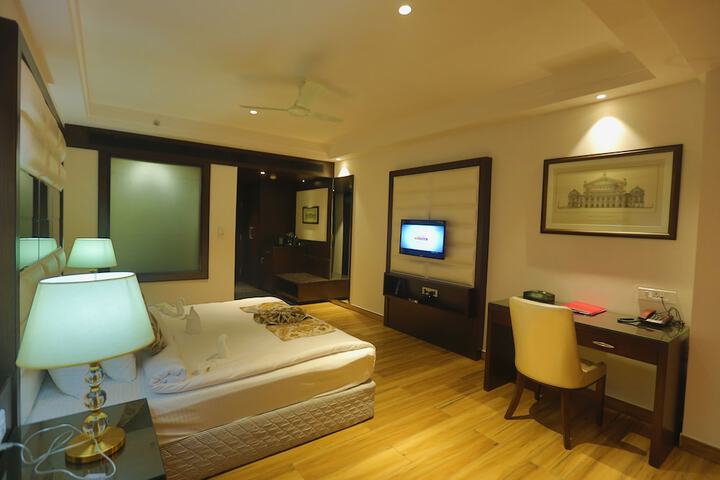 Room 16 of 74