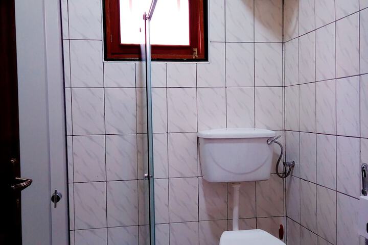 Room 8 of 8
