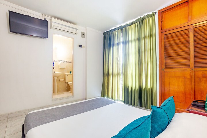 Room 9 of 30