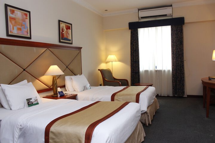 Room 9 of 21