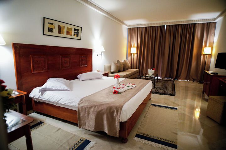 Room 9 of 36