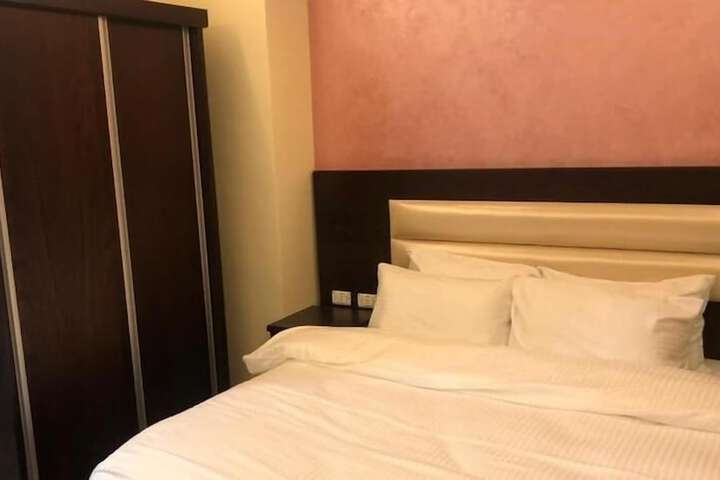 Room 8 of 38