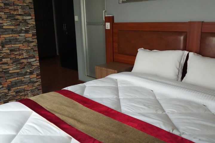 Room 8 of 41