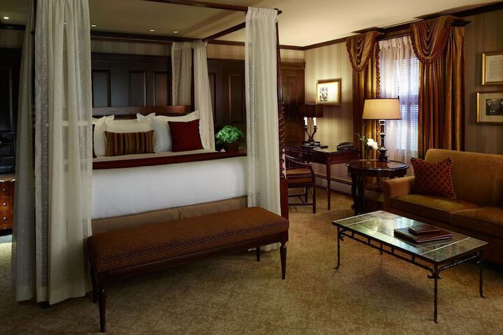Room 6 of 89