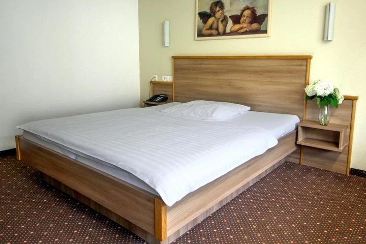 Room 3 of 19