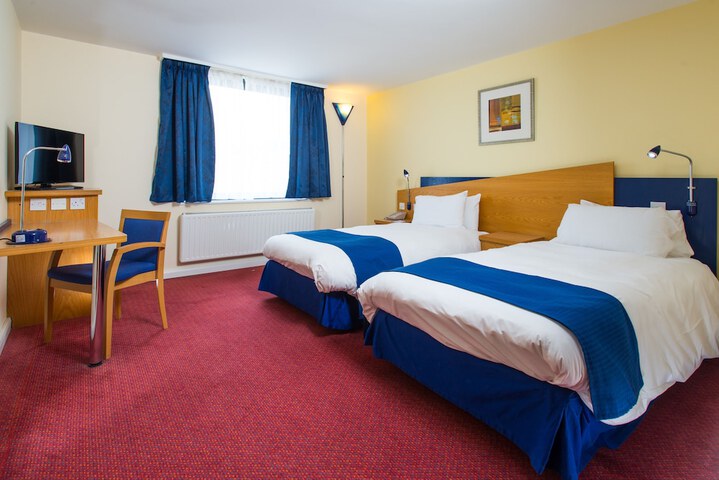 Room 4 of 39