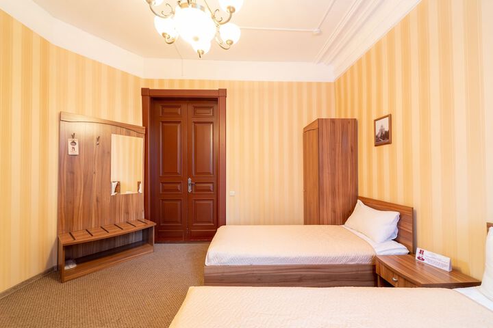Room 11 of 51