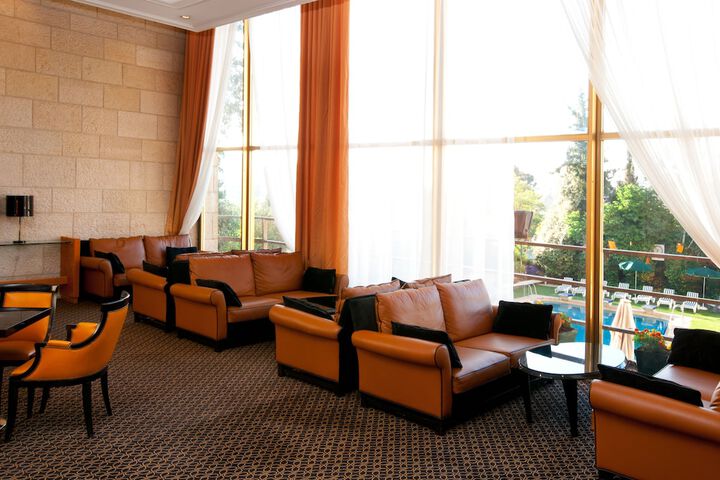 Guest Lobby