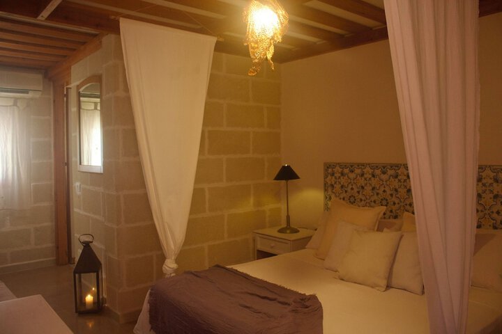 Room 6 of 11