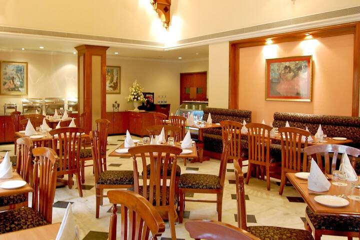 Dining 77 of 113