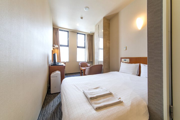 Room 17 of 36