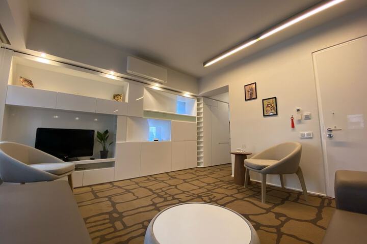 Room 30 of 66