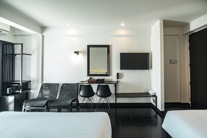 Room 29 of 74