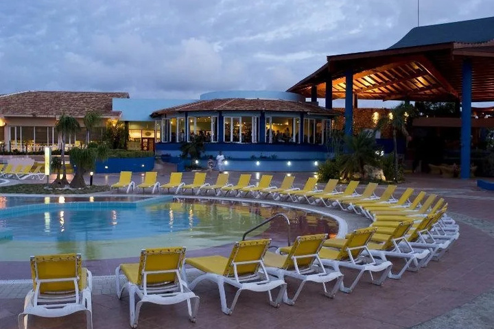 Pool 5 of 10