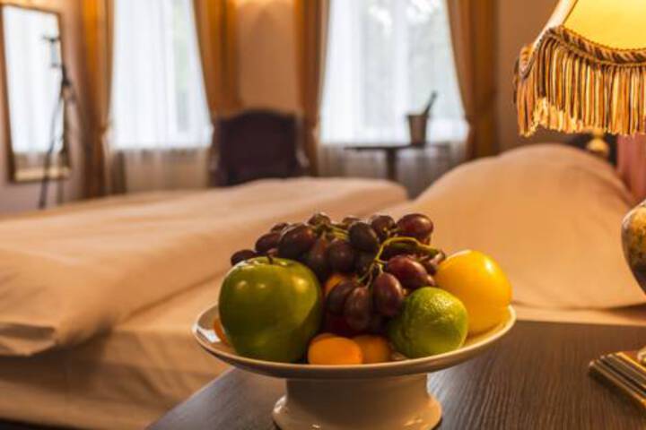 Hyde Park Hotel