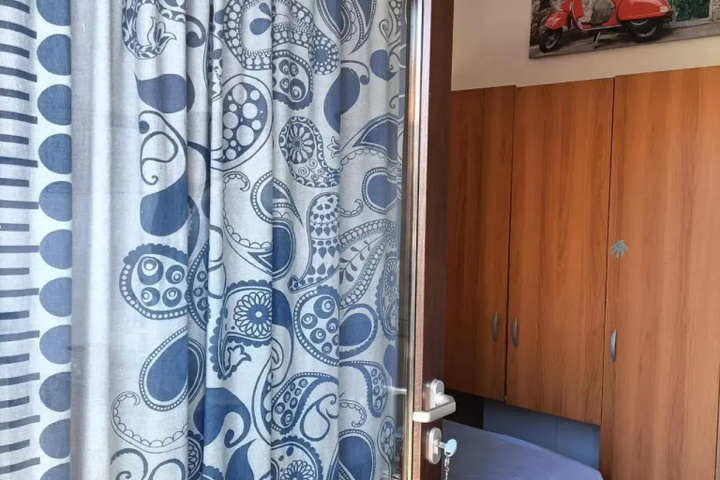 Room 5 of 7
