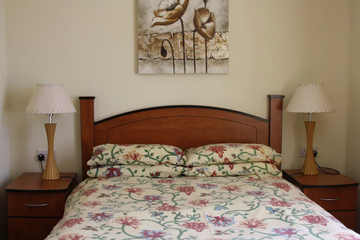 Room 2 of 6