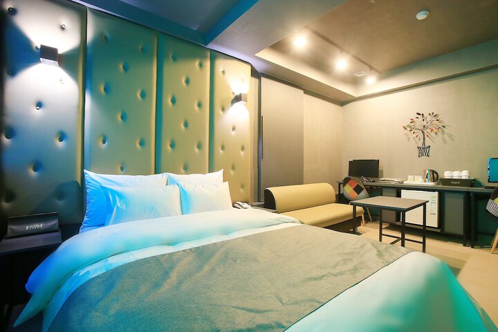 Room 84 of 91